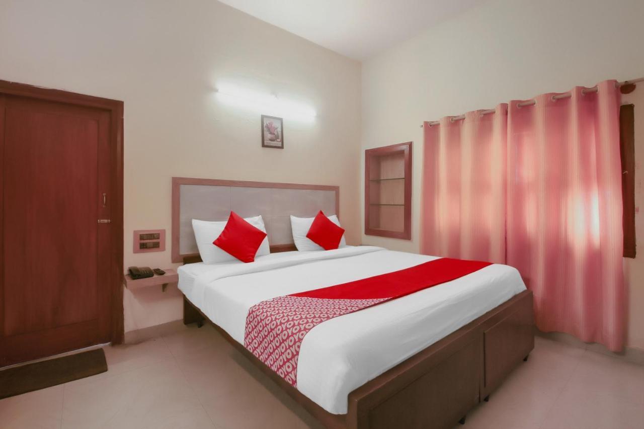 Kaveri Hotel Bed & Breakfast Mysore Esterno foto
