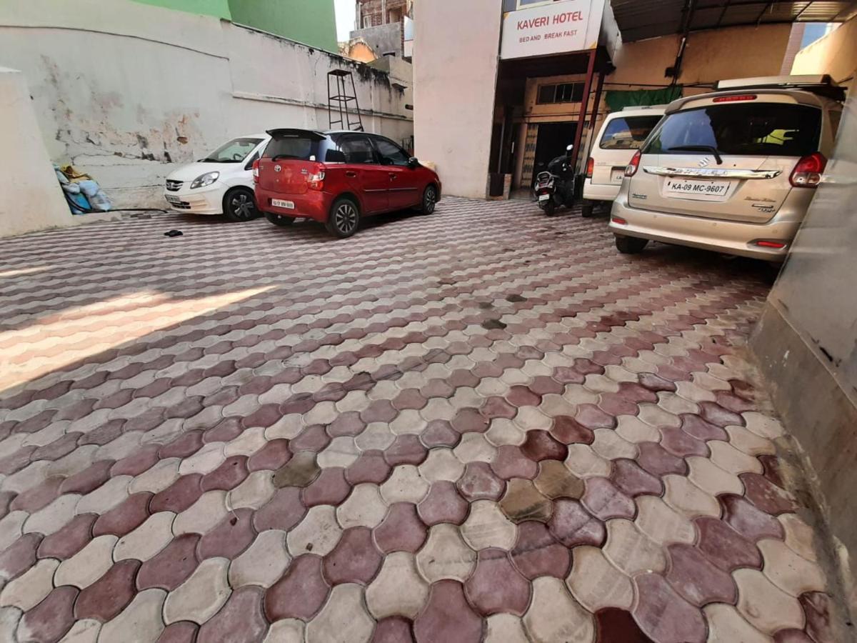 Kaveri Hotel Bed & Breakfast Mysore Esterno foto