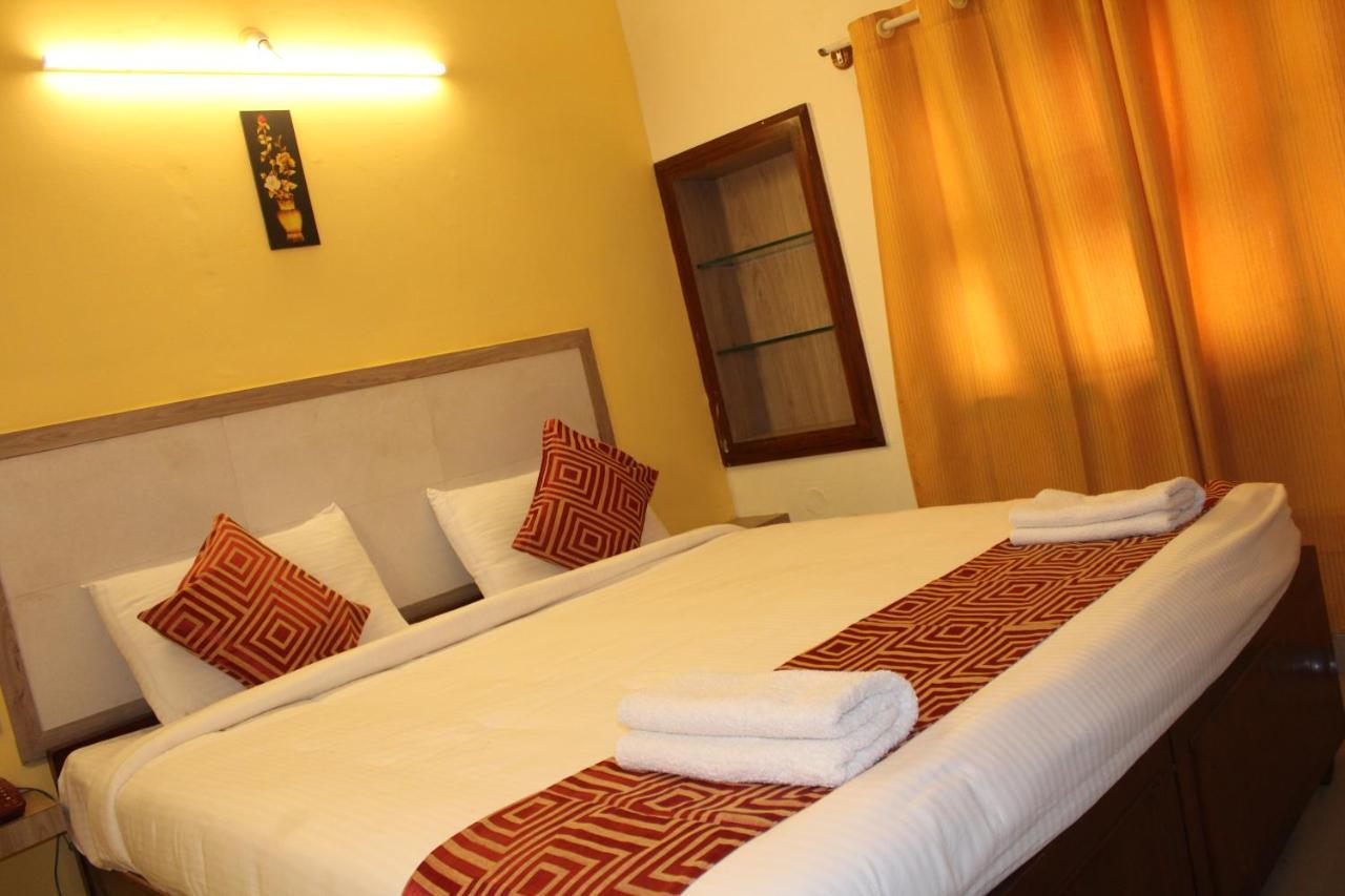 Kaveri Hotel Bed & Breakfast Mysore Esterno foto