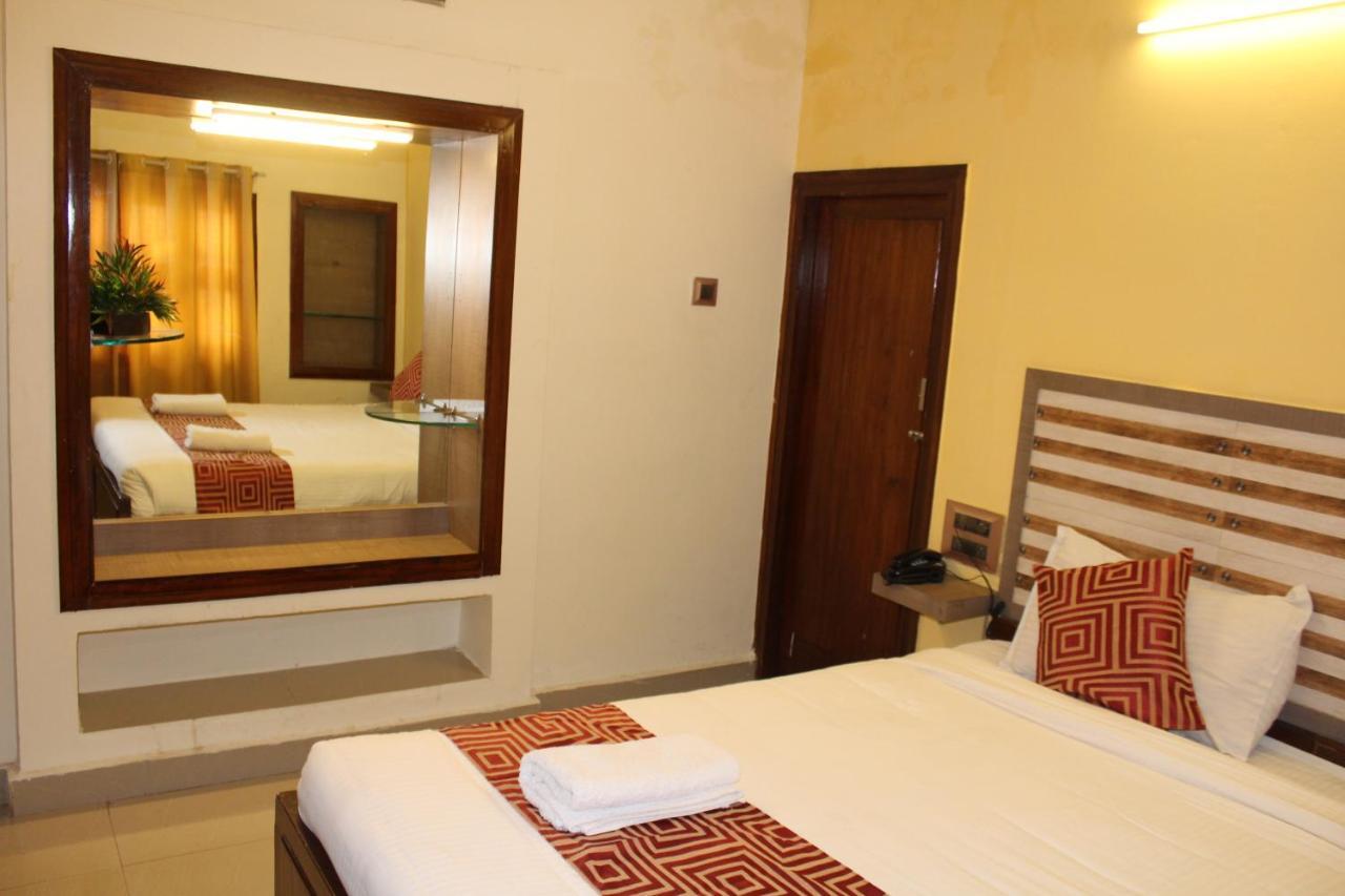 Kaveri Hotel Bed & Breakfast Mysore Esterno foto