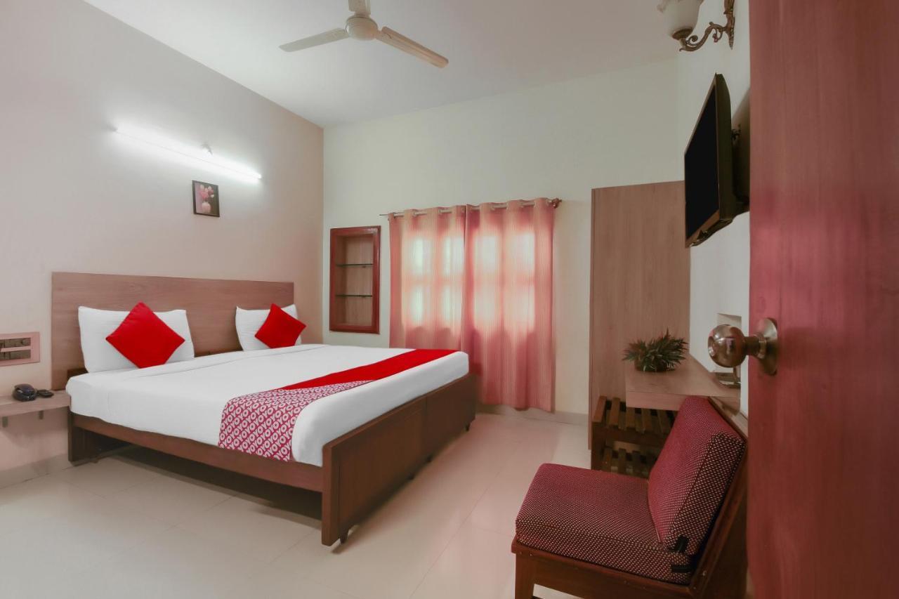 Kaveri Hotel Bed & Breakfast Mysore Esterno foto