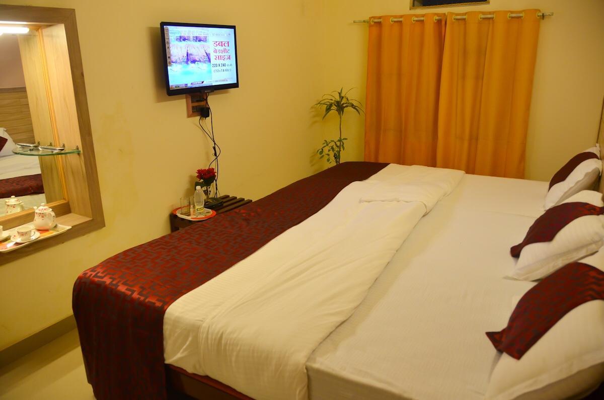 Kaveri Hotel Bed & Breakfast Mysore Esterno foto