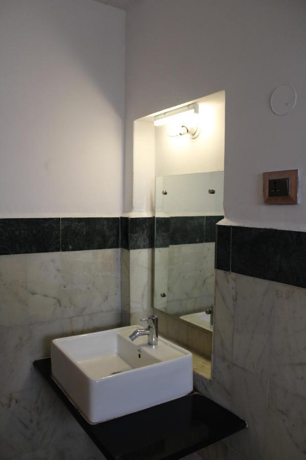 Kaveri Hotel Bed & Breakfast Mysore Esterno foto